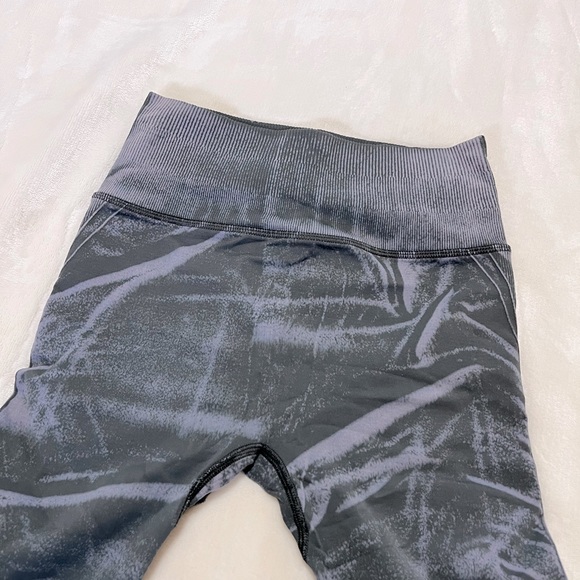 lululemon ebb to street tight leggings in wash - Picture 9 of 12